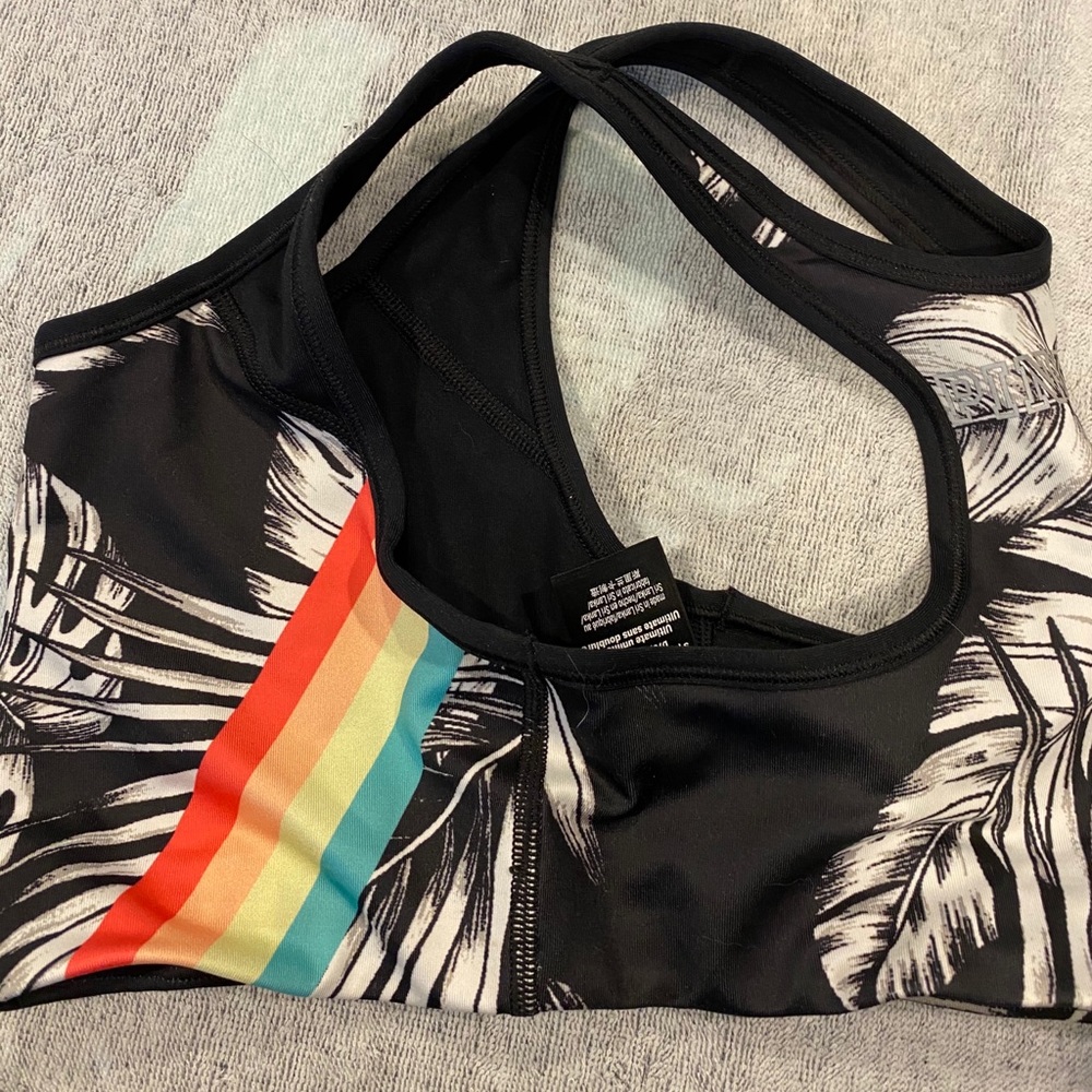 Like New Pink Victoria Secret Ultimate Sports Bra - Picture 5 of 7